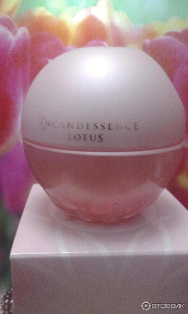 Инканденсанс лотос. Парфюмерная вода Incandessence Lotus. Avon парфюмерная вода Incandessence Lotus. Туалетная вода эйвон для женщин круглый флакон. Туалетная вода эйвон в розовом флаконе.