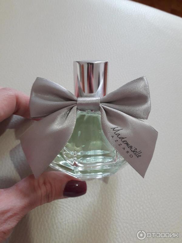 Azzaro mademoiselle отзывы. Азаро мадмуазель l'Eau tres Florale. Азаро мадмуазель зеленые. Туалетная вода Azzaro "Mademoiselle l’Eau tres Belle" 90 ml.. Мадмуазель Аззаро зеленый 50 мл.