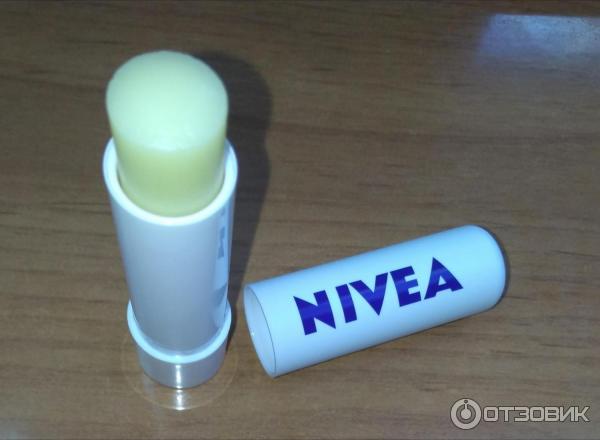 Бальзам для губ Nivea SOS-уход SPF15 фото