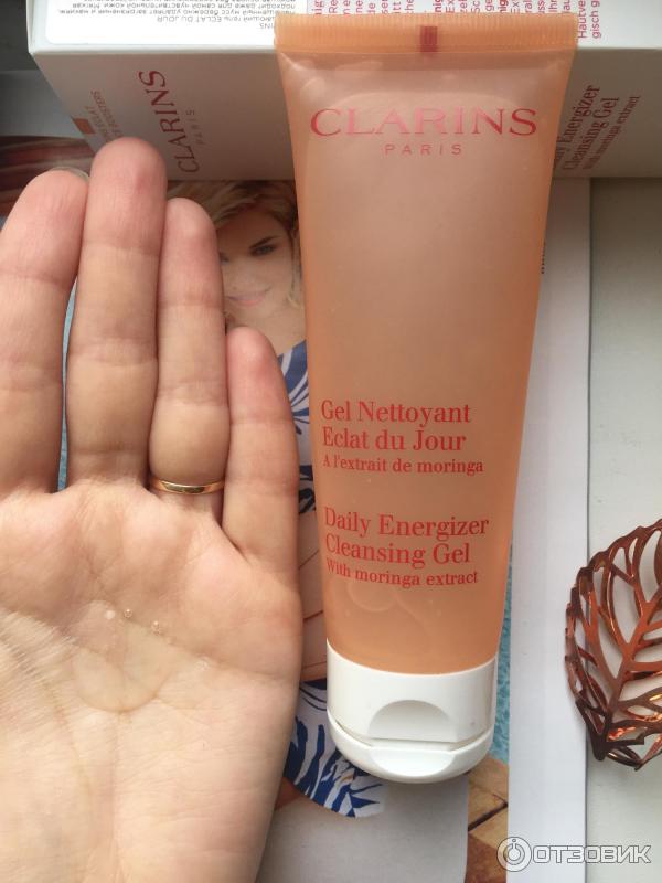 Гель для умывания Clarins придающий сияние коже Eclat Du Jour