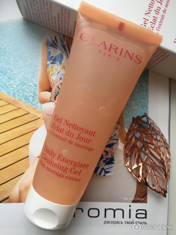 Гель для умывания Clarins придающий сияние коже Eclat Du Jour