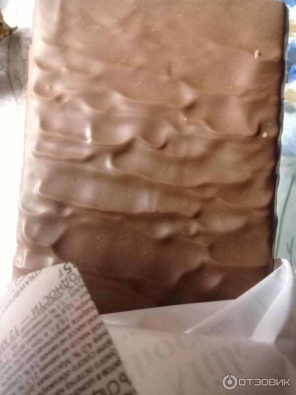 Шоколад Коммунарка Milk Chocolate strawberry nougat фото