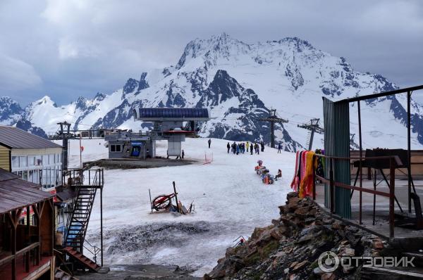 Канатная дорога в пос. Домбай (Россия, Карачаево-Черкессия) фото