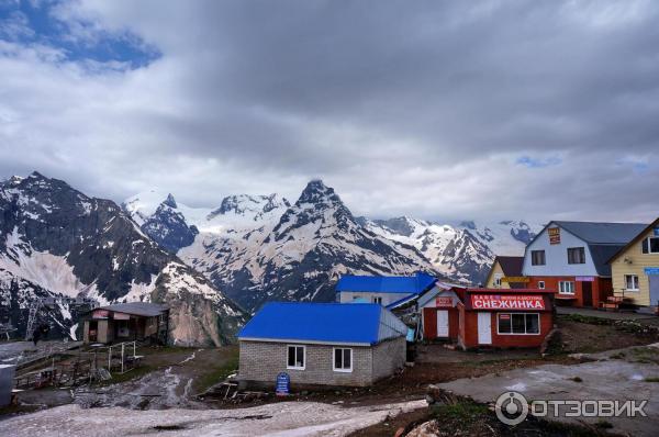 Канатная дорога в пос. Домбай (Россия, Карачаево-Черкессия) фото