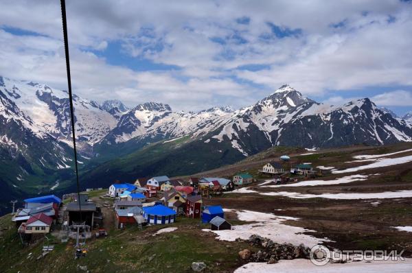 Канатная дорога в пос. Домбай (Россия, Карачаево-Черкессия) фото