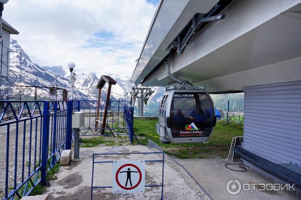 Канатная дорога в пос. Домбай (Россия, Карачаево-Черкессия) фото