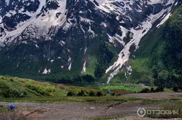 Канатная дорога в пос. Домбай (Россия, Карачаево-Черкессия) фото