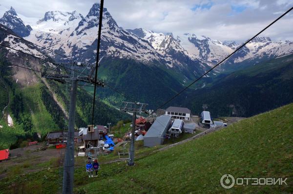 Канатная дорога в пос. Домбай (Россия, Карачаево-Черкессия) фото