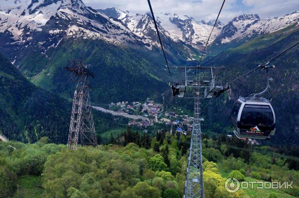 Канатная дорога в пос. Домбай (Россия, Карачаево-Черкессия) фото