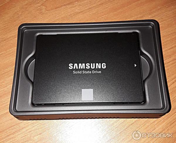 Твердотельный накопитель SSD Samsung 860 EVO 250 Гб фото