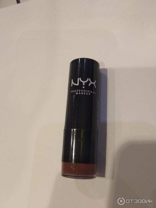 Губная помада NYX Extra Creamy Round Lipstick фото