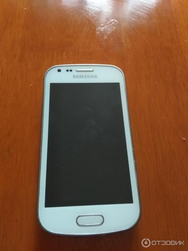 Смартфон Samsung Galaxy S Duos GT-S7562 фото