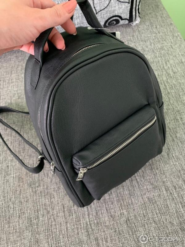 Синий рюкзак женский. Рюкзак в стиле минимализм. Рюкзак мокап. Рюкзак долфин. Рюкзак который держит форму.