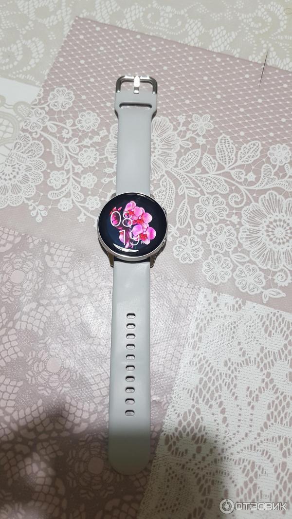 Умные часы Samsung Galaxy Watch Active фото