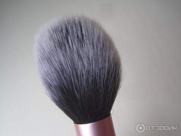 Кисть для румян Real Techniques Blush Brush фото