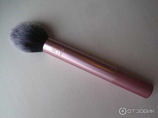 Кисть для румян Real Techniques Blush Brush фото