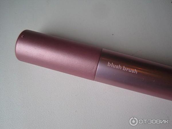 Кисть для румян Real Techniques Blush Brush фото