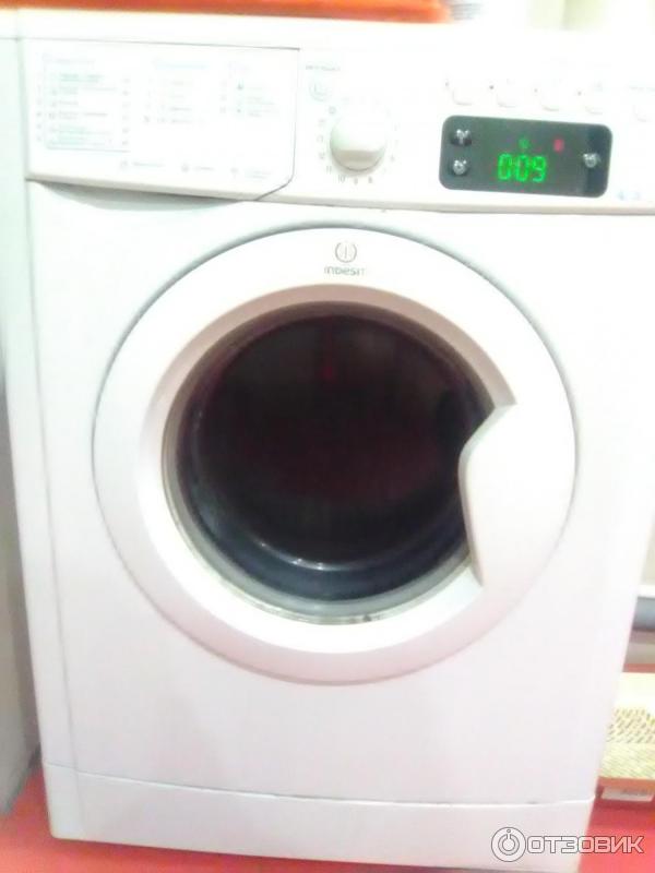 Стиральная машина Indesit IWUE 4105 фото