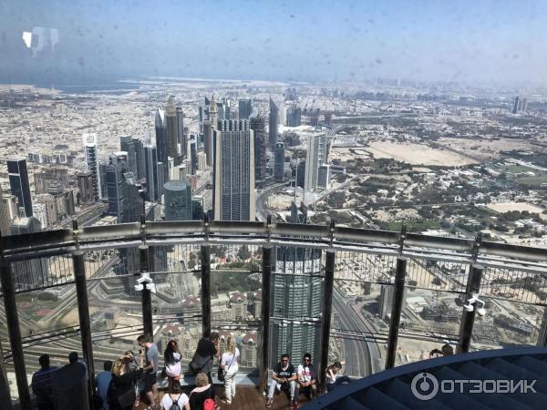 Экскурсия на смотровую площадку At the top в небоскребе Бурдж-Халифа (ОАЭ, Дубай) фото