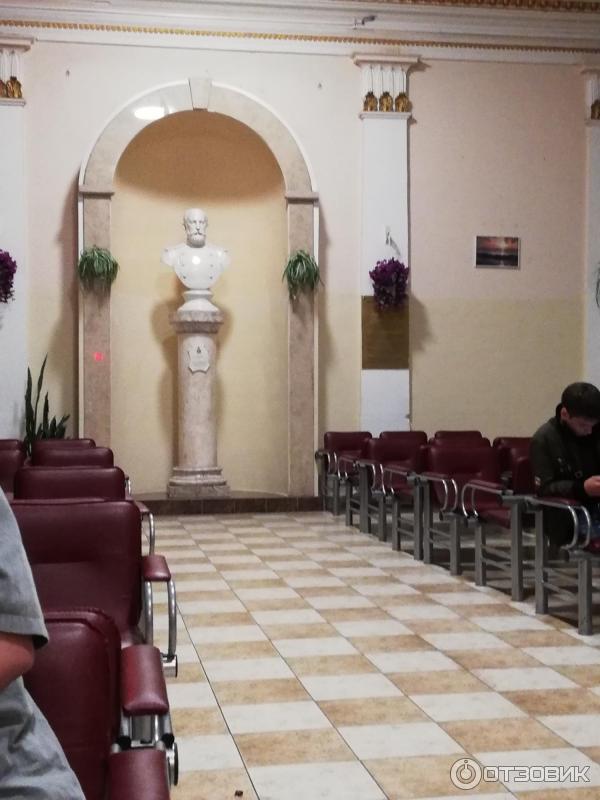 Вокзал туапсе пасс. Железнодорожный вокзал туапсе. Железнодорожный вокзал туапсе. Жд вокзал туапсе пассажирский. Туапсе жд комната отдыха.