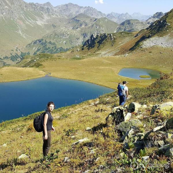 Про 7 озера. Долина 7 озер Абхазия экскурсия. Озеро Мзы Абхазия экскурсия. Долина семи озер Абхазия маршрут. Абхазия перевал 7 озер.