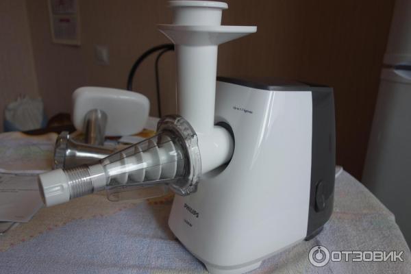 Электрическая мясорубка Philips HR 2714 30