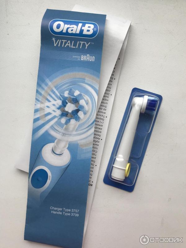 Электрическая зубная щетка Oral-B Vitality фото