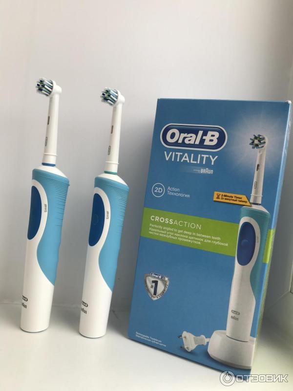 Электрическая зубная щетка Oral-B Vitality фото