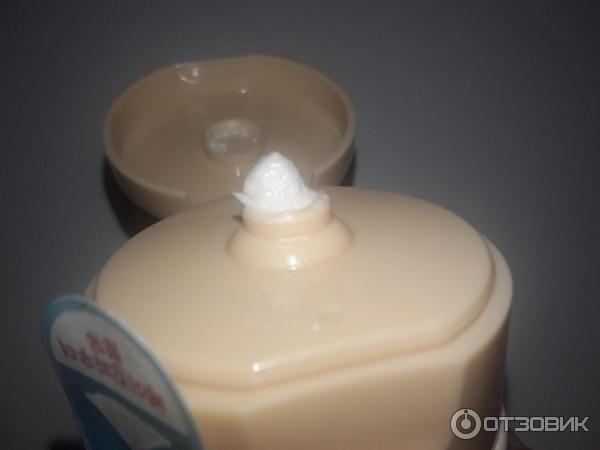 Пенкадля умывания Etude House baking powder B.B Deep cleansing foam фото