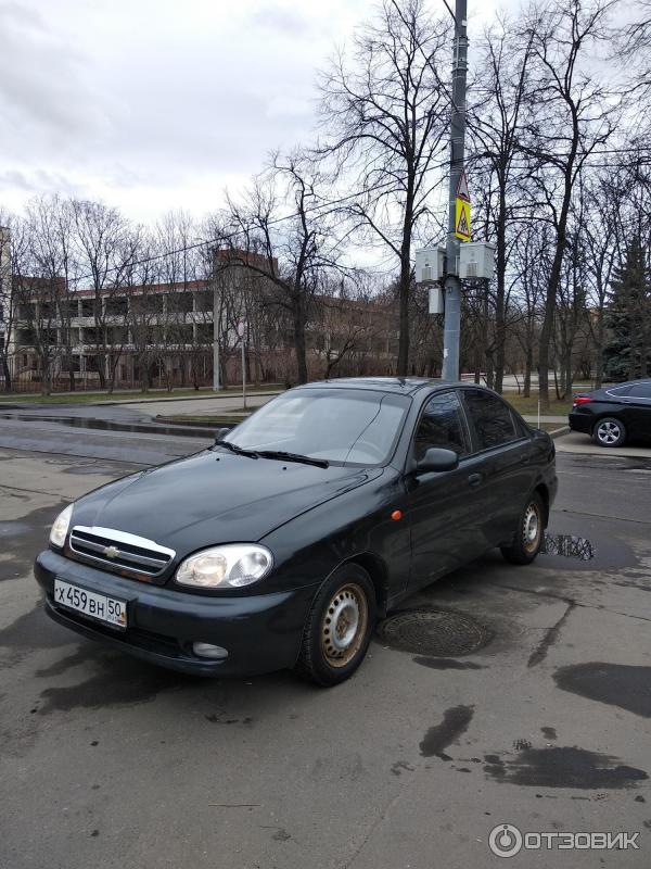 Автомобиль Chevrolet Lanos седан фото