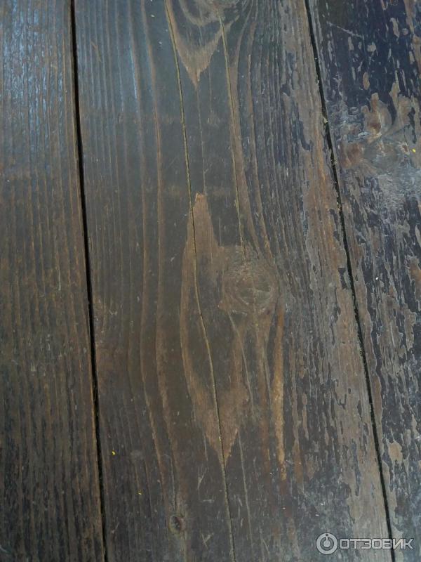 Лак вместе с пропиткой слезли с плотных участков древесины