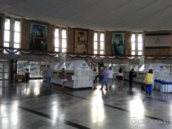Питьевая галерея минеральных источников ессентуки. Галерея пятитысячник в Ессентуках. Питьевая галерея пятитысячник в Ессентуках.