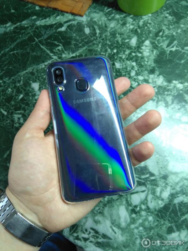 Смартфон Samsung Galaxy A40 фото