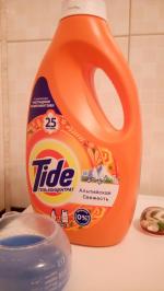 Гель для стирки Tide фото