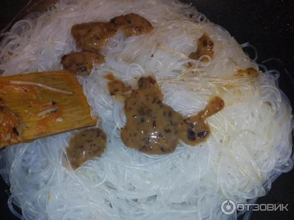 Бобовая лапша с соусом Чапче по-корейски Sen Soy Лапша Wok фото