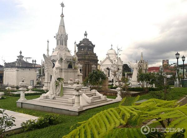 Экскурсия по Cementerio General, Коста-Рика, Сан-Хосе - мраморные надгробия