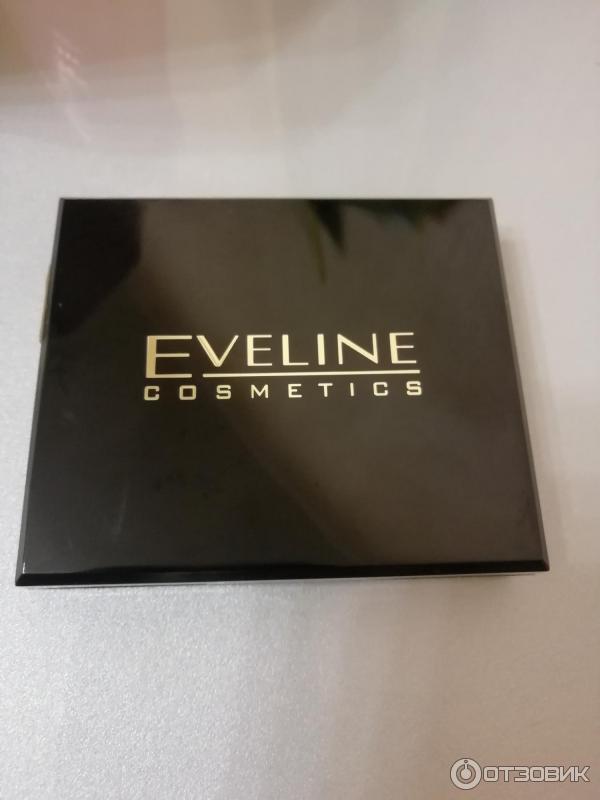 Бархатистая компактная пудра Eveline Cosmetics №11 фото