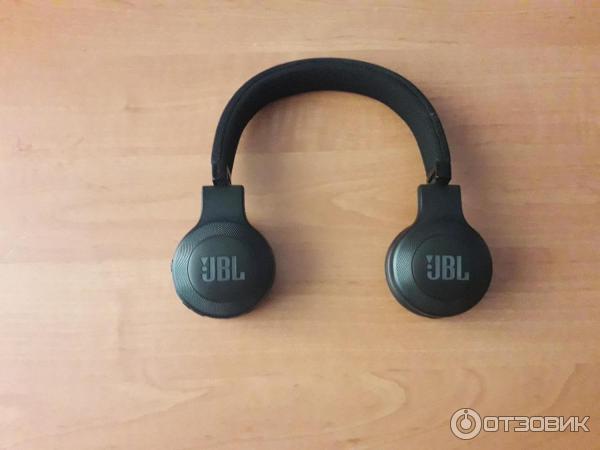 Беспроводные наушники JBL E45BT фото