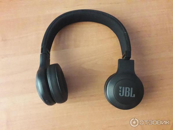 Беспроводные наушники JBL E45BT фото