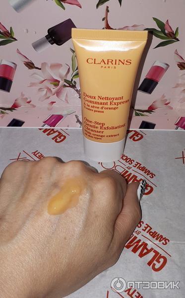 Очищающий крем Clarins с отшелушивающим эффектом Doux Nettoyant Gommant Express с экстрактом апельсина фото