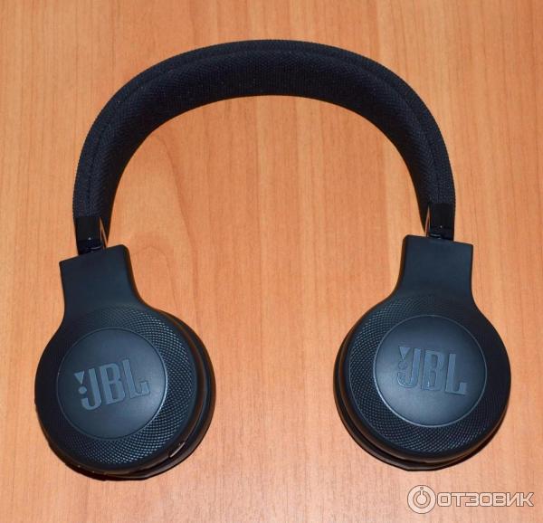 Беспроводные наушники JBL E45BT фото