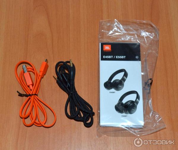 Беспроводные наушники JBL E45BT фото