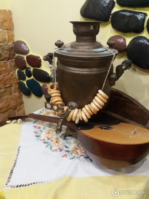 Инсталляция самовар баранки в кафе охотничий рай Ижевск