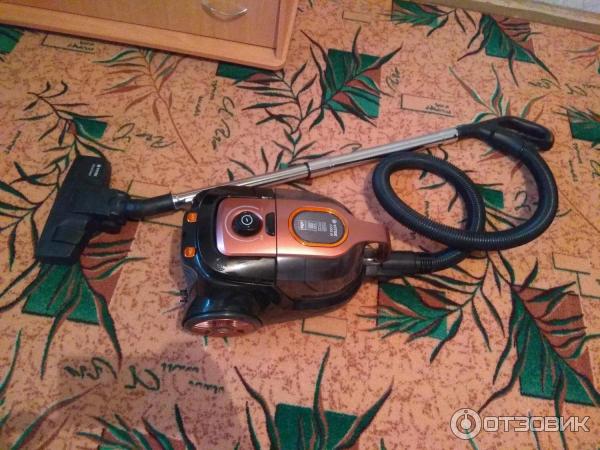 Отзыв о Пылесос Vitek VT-8117 BK | С ним уборка стала проще