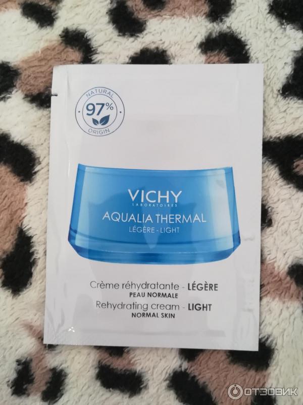 Легкий увлажняющий крем для лица Vichy Aqualia Thermal 48 часов