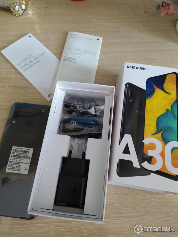 Смартфон Samsung Galaxy A30 фото