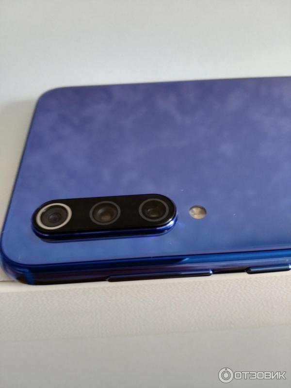 Смартфон Xiaomi Mi9 SE фото