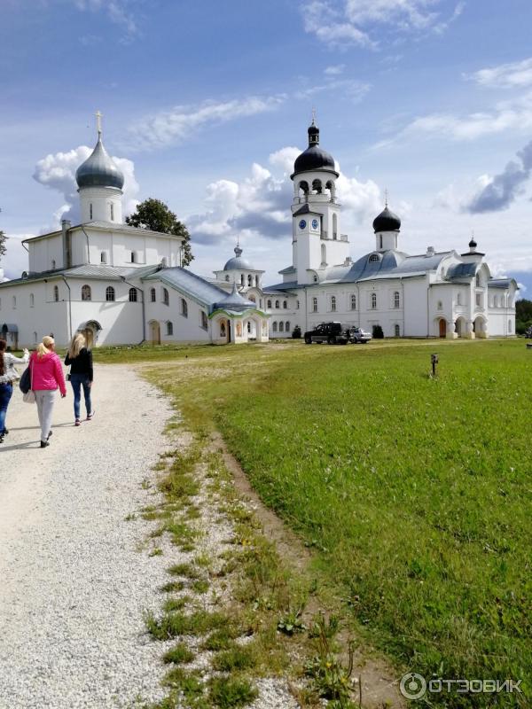 Иоанно богословский савво крыпецкий монастырь. Крыпецкий Иоанно Богословский мужской монастырь. Крыпецкий монастырь Псковская область. Савво Крыпецкий монастырь. Архимандрит Дамаскин Крыпецкий монастырь.