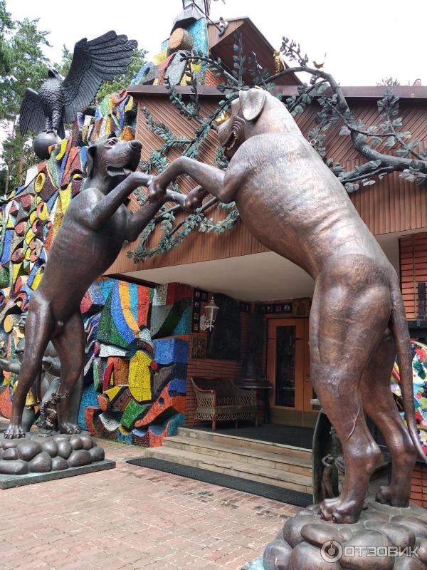 Переделкино скульптуры церетели. Музей церетели в переделкино. Дом зураба церетели в переделкино. Дача зураба церетели в переделкино. Дача церетели.