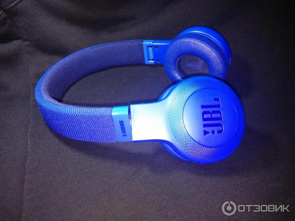 Беспроводные наушники JBL E45BT фото